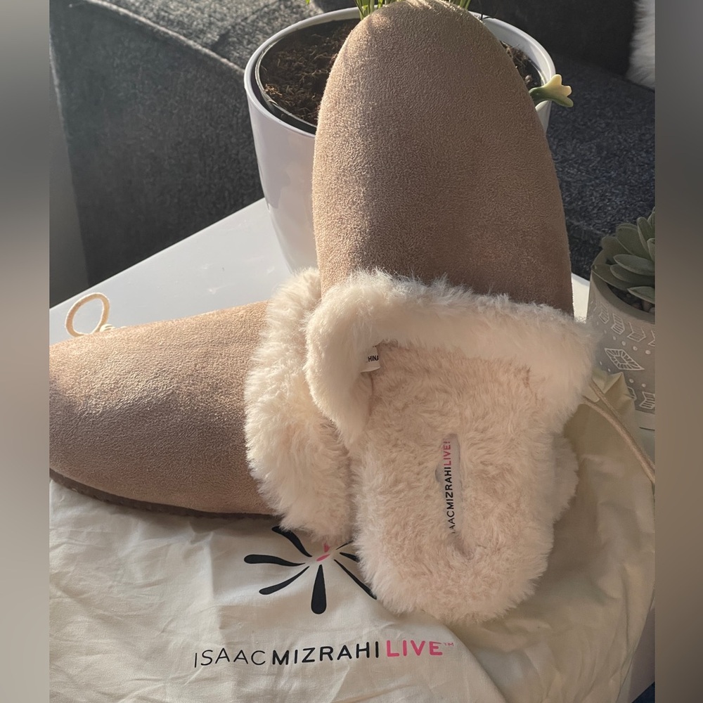 Isaac Mizrahi Live Tan Slippers with Faux Fur Lining